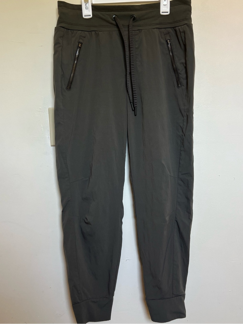 Athleta Trekkie North Olive Drawstring Zip Pocket Joggers